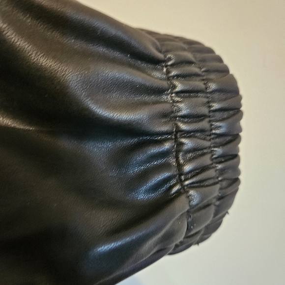 Faux‎ leather jogger pants - Picture 3 of 4